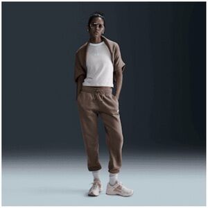 NWT Nike Phoenix Fleece Mid Rise Sweatpants in Mink Brown